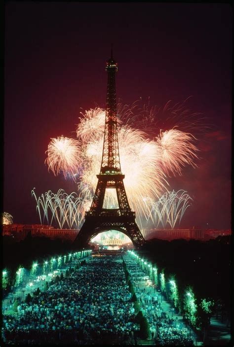 Fireworks Display Behind The Eiffel Tower 1989 Eiffel Tower Tour