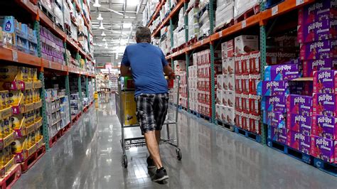 The Best Time To Shop At Costco For Uncrowded Aisles