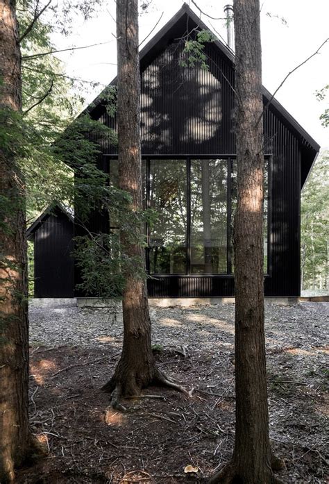 Pic (plural pics or pix). Grand Pic Cottage Hidden in the Forest of Quebec