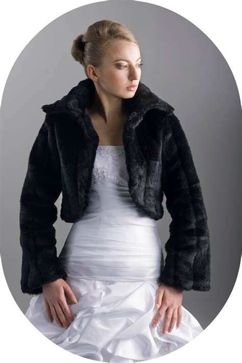 Alle großen marken der brautmode sind bei uns vertreten. Winterbolero für die Braut / Brautjacke aus Nerzimitat zum ...