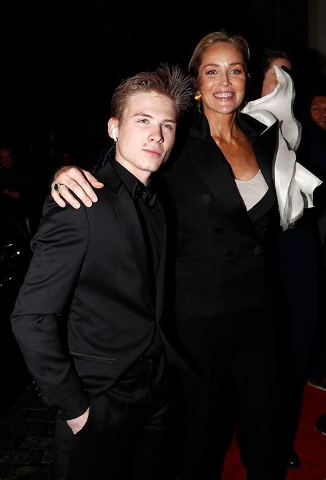 Sharon Stone, sublime pour une soirée mondaine avec son ...
