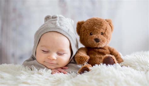 Hebben baby's in de eerste zes maanden speelgoed nodig? - houten speelgoed Selecta