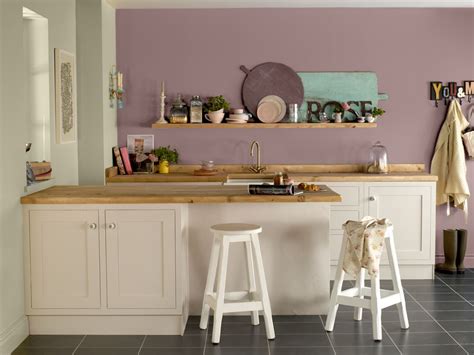 The pure brilliant white color of this paint revamps your kitchen in a modest traditional way. 28+ Dulux Colours For Kitchen Walls - Kitchen Guide 2021 ...