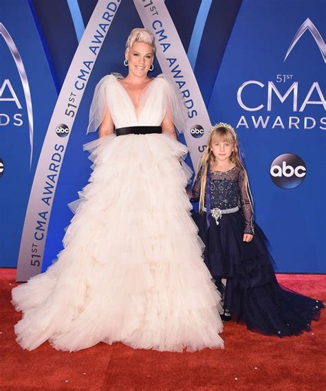 Pink And Her Daughter Willow Look Extra Regal In Joint Red Carpet