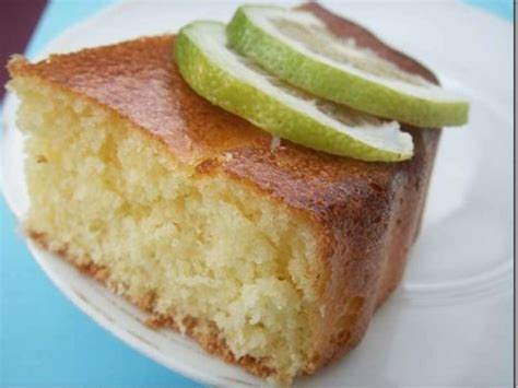 Gateau Leger Au Citron Vert Et Noix De Coco La Table De Pascaloue