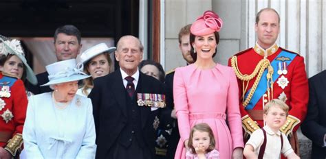 Kate Middleton Le Regole Che La Famiglia Reale Inglese Deve Sempre