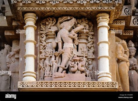 Carvings At Khajuraho Stock Photo Alamy
