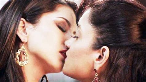 Sunny Leone Sexy Hot Tongue Kiss Telegraph