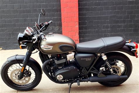 Exhaust black 2 into 2 exhaust system with twin silencers. New 2020 TRIUMPH BONNEVILLE T100 BLACK Motorcycle in ...