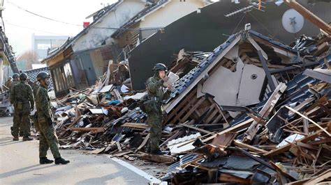 Japonia Trzęsienie ziemi 90 latka wyciągnięta spod gruzów po 124