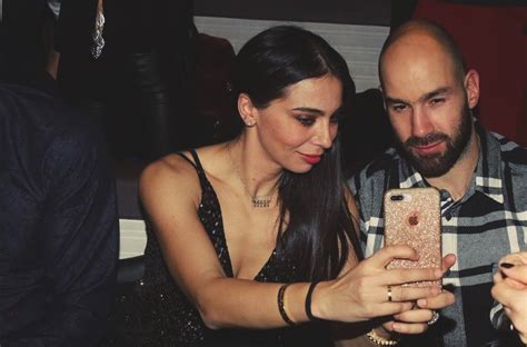 Η ολυμπία χοψονίδου κι ο βασίλης σπανούλης φαίνονται ακόμα τρομερά ερωτευμένοι. Χοψονίδου έγκυος: Ο Σπανούλης... φτιάχνει ομάδα - Έρχεται το έκτο (!) παιδί (vid ...