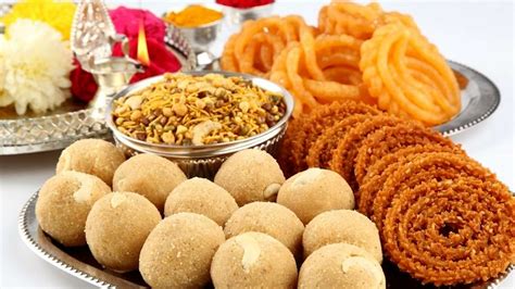 Diwali Foods 2020 Offer These Foods To Lord Ganesha And Goddess