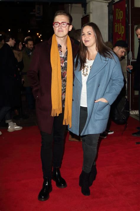 I'm a celebrity's giovanna fletcher defended by fans the baby club: Giovanna Fletcher looks beautiful as she makes rare ...