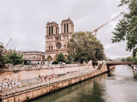 20 of the most romantic things to do in paris for couples france voyager
