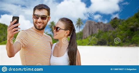 Happy Couple Taking Selfie By Smartphone On Beach Stock Image Image Of Island Dating 138819027