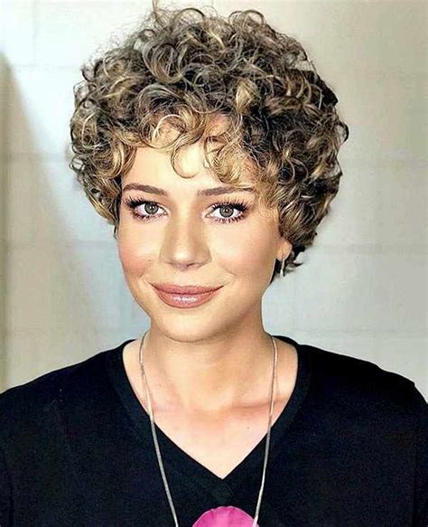 20 Extremely Curly Hairstyles Hairstyle Catalog