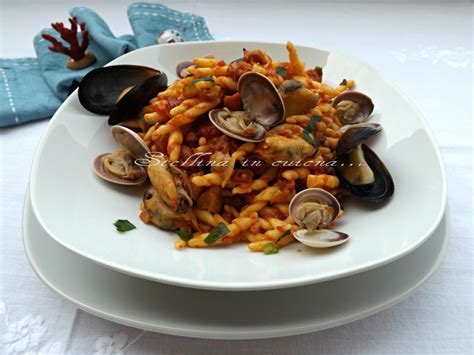 Penne rigate al ragù di mare. Trofie al ragù di mare - ricetta primo piatto saporito