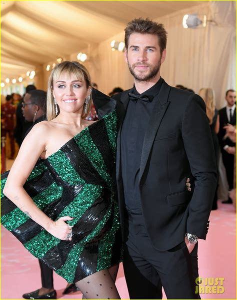 Photo Miley Cyrus Liam Hemsworth Split 38 Photo 4333746 Just Jared Entertainment News