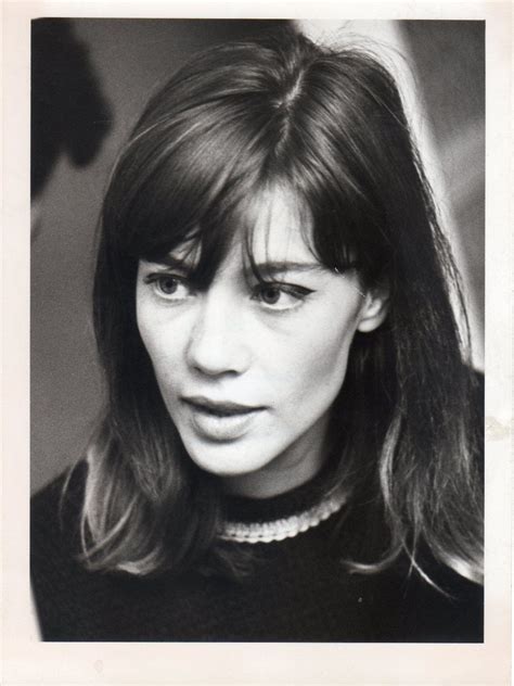 See françoise hardy pictures, photo silver grey hair. Françoise Hardy. I like her hair and makeup. So mod and ...