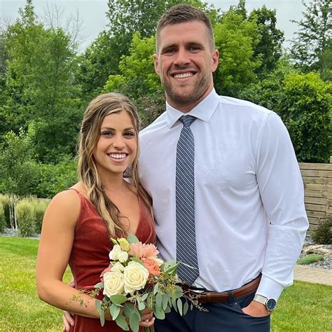 Pittsburgh Steelers Tj Watt Marries Soccer Star Dani Rhodes
