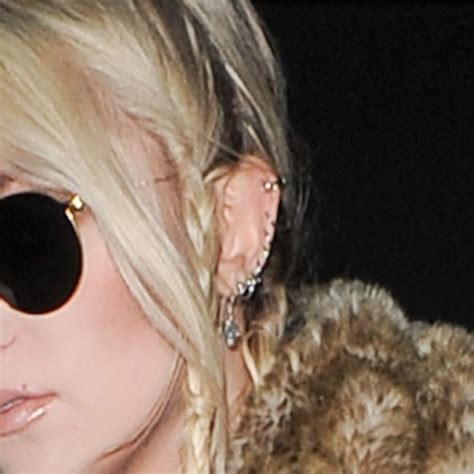 Taylor Momsens Piercings And Jewelry Steal Her Style