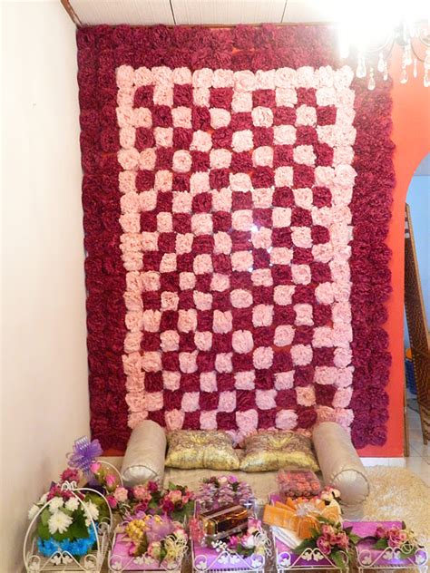 Kalau sewa, lepas majlis dah kena bukak. .: sarah liana :.: E-day : set bantal,mini pelamin