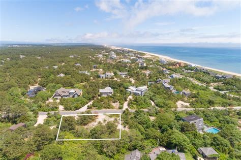 58 Napeague Ln In Amagansett Out East