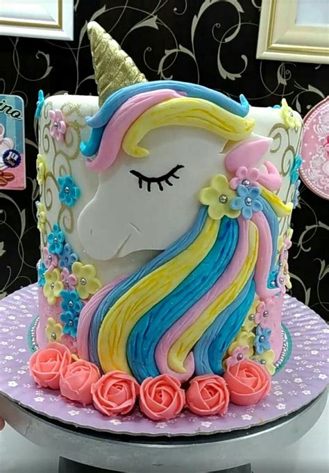 Pin By Dulzuras Madeleine On Cake Ideas Unicorn Birthday Cake