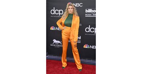 Press play on the video below to watch kermit emerge, then hit the comments with your thoughts and guesses! Is Tori Kelly the Seahorse on The Masked Singer? | Who Is the Seahorse on The Masked Singer ...