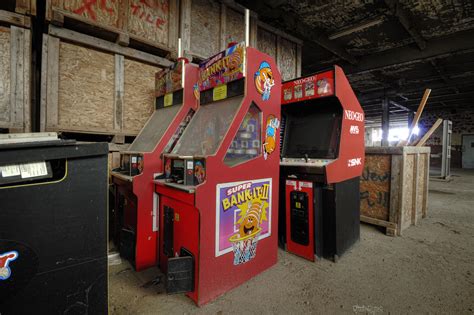 Old School Arcade Games In An Abandoned Factory 5205 X 3465 Oc R