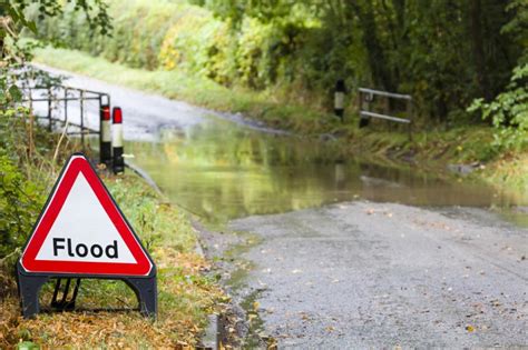 Uk Weather Thunderstorms Could Cause Flash Flooding Daily Echo