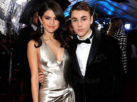 Selena gomez and justin bieber went through a very public breakup, and in love will remember she uses a voicemail he sent her. FOTOS. El especial tatuaje que comparten Selena Gomez y ...