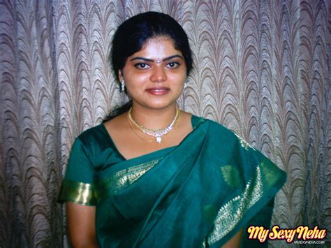 India Nude Neha In Traditional Green Saree Xxx Dessert Picture 9