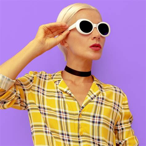 Premium Photo Fashion Blonde Lady In Stylish Summer Accessories Choker And Sunglasses