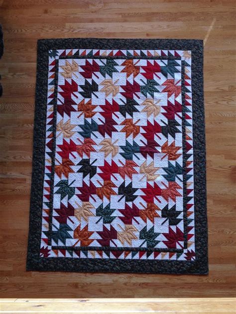 Falling Maple Leaf Quilt Quilts Quilt Patterns Quilt Blocks