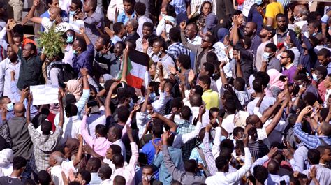 Sudanese Police Fire Tear Gas To Block Protest March News Al Jazeera