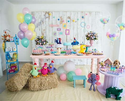 Painel festa galinha baby arquivo jpeg 40cm x 60cm no elo7 andrade 6 12eccbe from img.elo7.com.br. Começando o dia, com essa doçura de produção!!! Galinha ...
