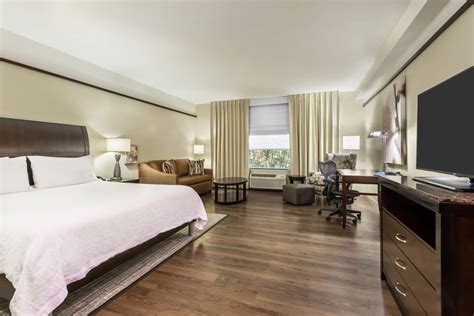 Conveniently located restaurants include nick's 50's diner, bolay, and rama v thai & sushi. Hilton Garden Inn West Palm Beach Airport - 94 Photos & 38 ...