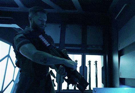Wes Chatham As Amos Burton In The Expanse Clip ‘rocinante Lands On Ilus