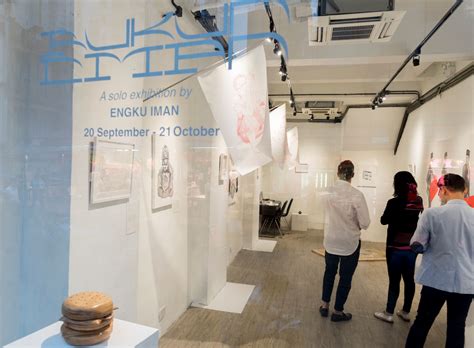 Itu berarti, rukun iman memiliki arti sebuah keyakinan seseorang yang diamantapkan di dalam hati dan diaplikasikan dalam kegiatan. Engku Iman, Rukun Iman at A2Z Art Gallery, Hong Kong on 20 Sep-21 Oct 2018 | Ocula