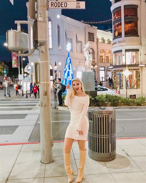 White Matching Ideas For Girls With Dress Photography For Girl Legs Photo Anna Faith Insta