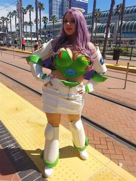 15 Fantastic Genderswapped Cosplays From The 2019 San Diego Comic Con Curvy Cosplay Buzz
