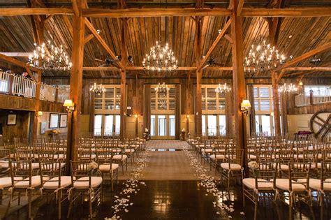 Barn At Gibbet Hill Wedding Florist A Neutral Fall Wedding Les Fleurs