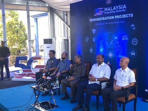 Adalah dimaklumkan bahawa jabatan pendidikan tinggi (jpt) telah mengadakan kerjasama dengan suruhanjaya komunikasi dan multimedia malaysia (skmm) untuk mendapatkan kemudahan capaian internet yang lebih meluas bagi kemudahan pelajar universiti awam. Malaysian Communications And Multimedia Commission (MCMC ...