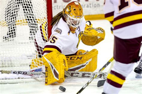 College Womens Hockey Goaltending Duel On Deck As Huskies Visit