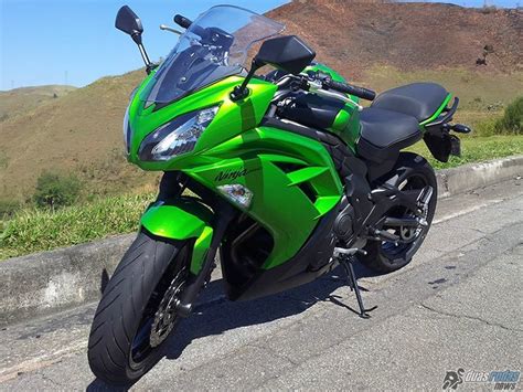 Ninja 650 is available with manual transmission. Kawasaki Ninja 650R 2013 - Duas Rodas News