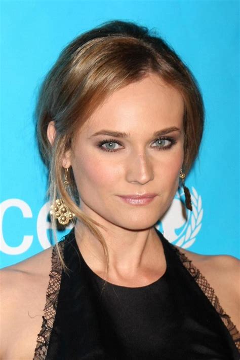 Los Angeles Dec 8 Diane Kruger Arrives At The 2011 Unicef Ball At Beverly Wilshire Hotel On