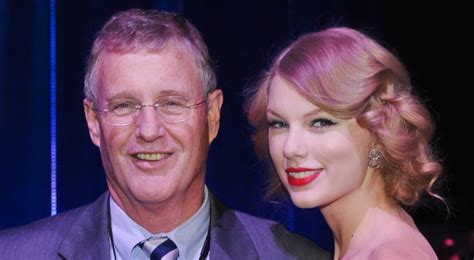 Taylor Swifts Dad Receiving Backlash From Eagles Fans