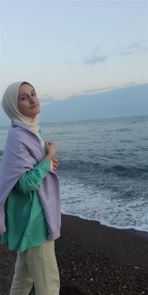 Melkk adlı kullanıcının hijab panosundaki Pin