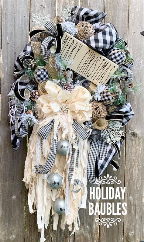 Pin by Kim Terrell on Beautiful home Florals Kim Terrell love's | Christmas wreaths, Christmas 